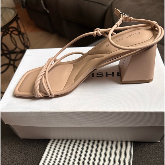 Marc Fisher size 7 1/2 heel sandals - Picture 2 of 3